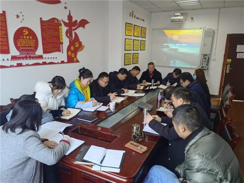 巴州区教研室举行“强化专业学习 提高业务能力”主题交流学习活动