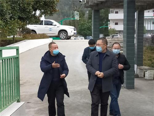 南江县委宣传部领导一行赴赤溪九义校检查指导工作