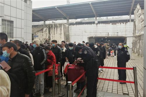 华蓥市公安局全面加强疫情防控力度
