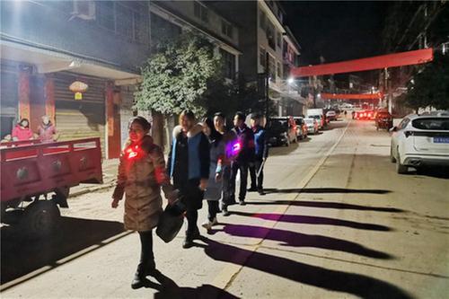 兴隆镇开展疫情防控夜间宣传