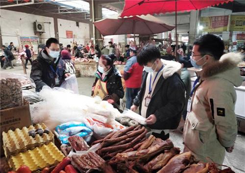 岳池县市场监督管理局开展农村假冒伪劣食品执法检查