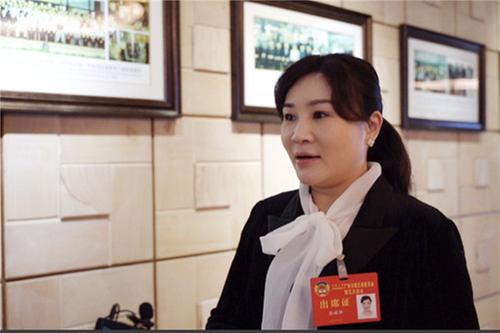 广安市（区）政协委员彭丽萍：促进现代服务业发展要做好“人才”文章
