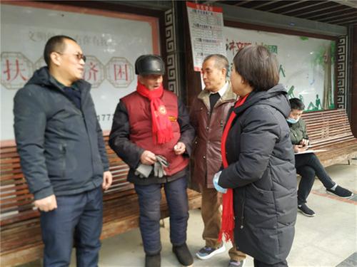 东坡区黄埔后代联工委节前慰问暖人心