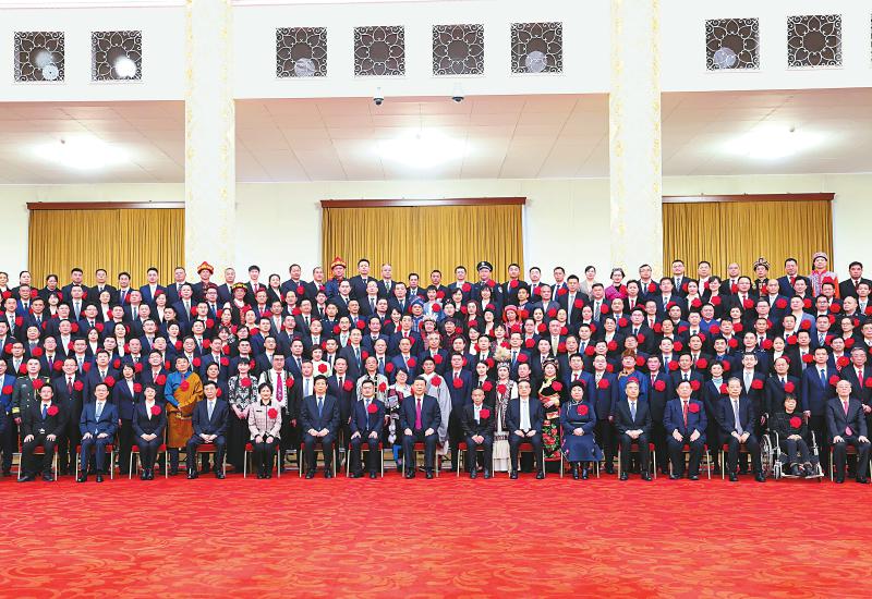 全国脱贫攻坚总结表彰大会在京隆重举行