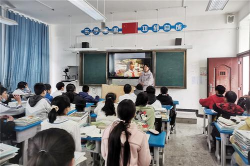 前锋区：代市初中开展“红领巾爱学习”活动