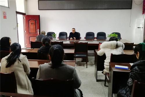 前锋区：代市初中开展数学教研活动