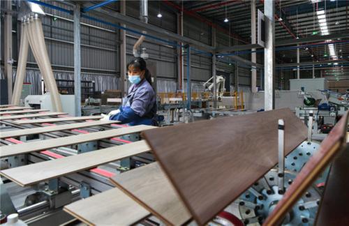 官盛新区发展快马扬鞭 产城融合加速形成