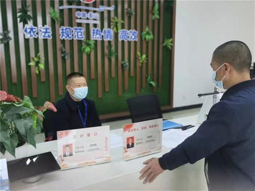 彭山区：江口街道贴心服务暖民心