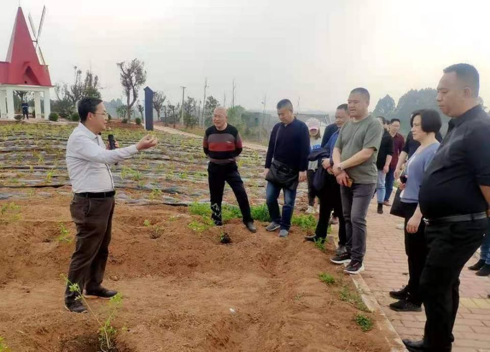 大竹县科技扶贫特派团“千里取经”