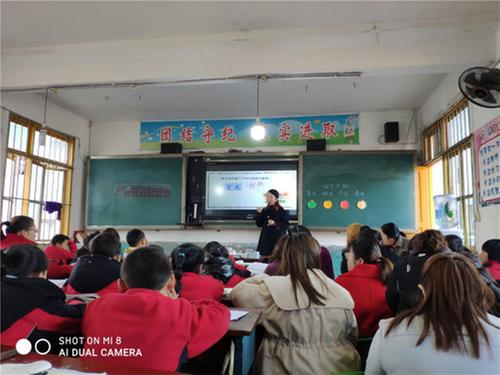 长赤镇：桥梁小学开展语文学科“师徒结对汇报课”展示活动