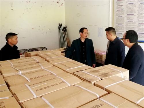 岳池县：为林区农户配发防灭火物资