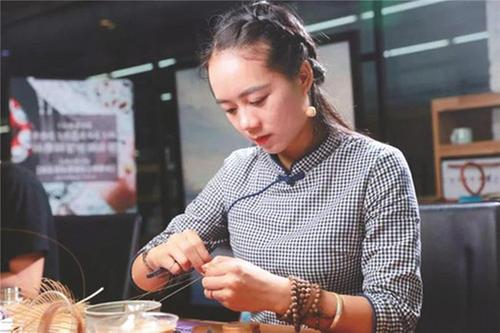 杨隆梅：在非遗传承路上焕发新生