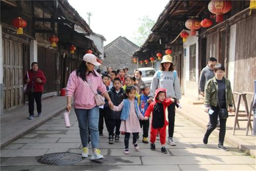 青神县：汉阳慧星图书馆“非遗讲堂”精彩开讲