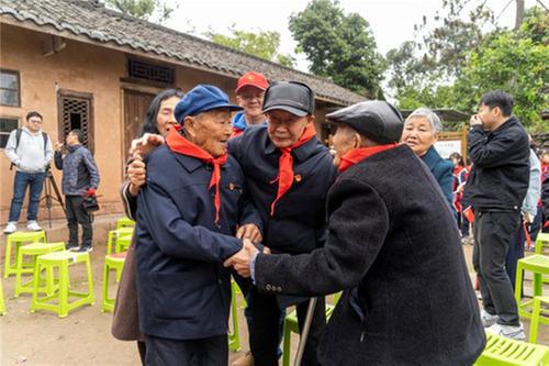 彭山区百岁老党员讲党史忆党恩