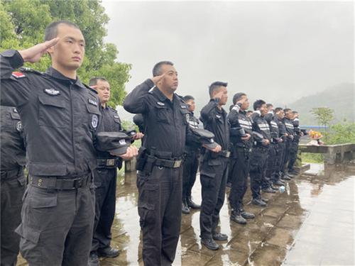 前锋区公安分局开展缅怀烈士纪念活动