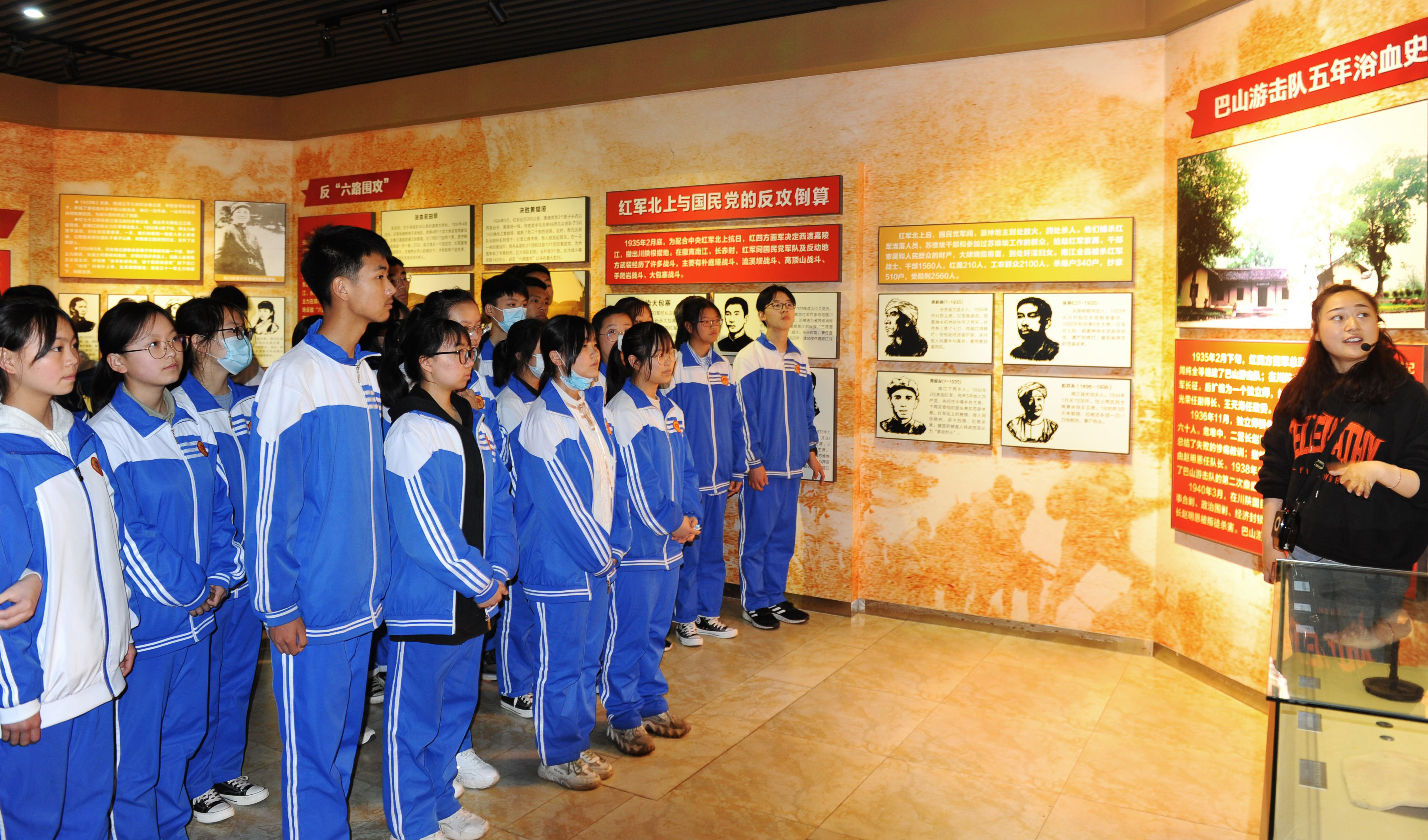 党史课堂“搬”进红色纪念馆