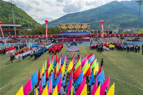 巴中市中小学生运动会在南江小河职中举行