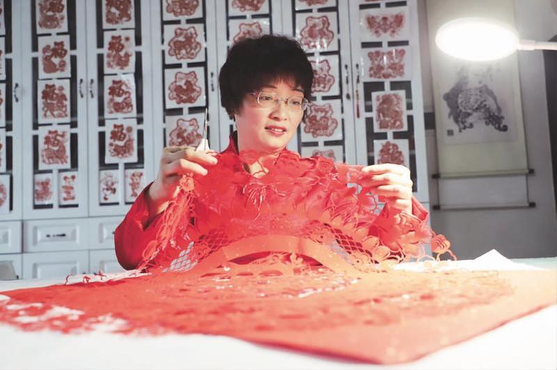 高慧兰：把剪纸艺术传播到世界