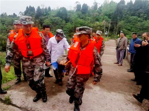 鸣钟镇开展水库汛前防洪抢险演练