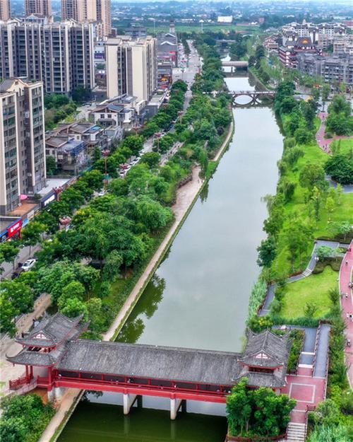 开门“引进来” 迈步“走出去”