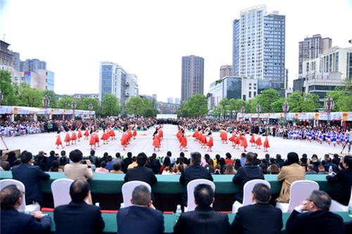 邻水县开展第十一届中小学生艺术节美术工作坊暨课后服务活动