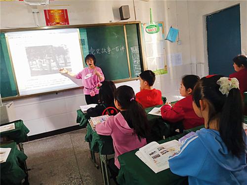 巴州区六小开展“党史学习进课堂·培根铸魂担使命”主题活动