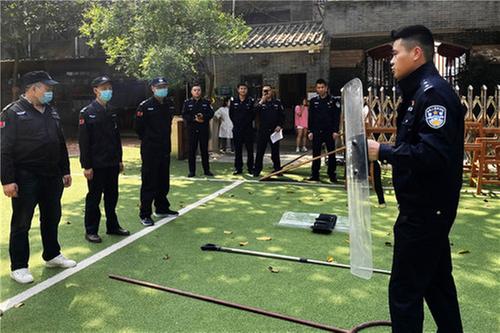 邻水县机关幼儿园开展反恐防爆演练活动