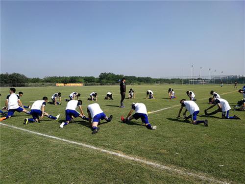 青神中学“三带”合力青中体训出佳绩