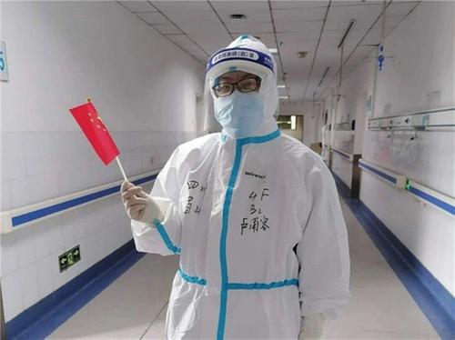 青神县“最美护士”卢甫容：点亮生命之光 传递爱与希望