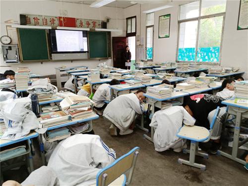 代市初中扎实开展防灾减灾应急演练活动