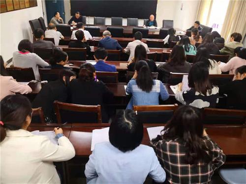 巴州区第四中学开展教研活动提升教学质量