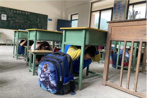 通江县胜利小学筑牢学生安全防护墙