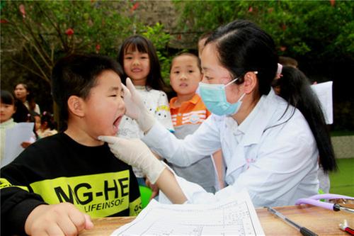 富溪镇卫生院呵护幼儿健康