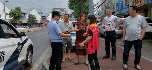 仁寿县网格员积极发扬“三高”作风