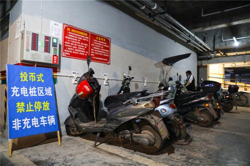 电瓶车一进电梯就报警 武胜用“黑科技”消除安全隐患