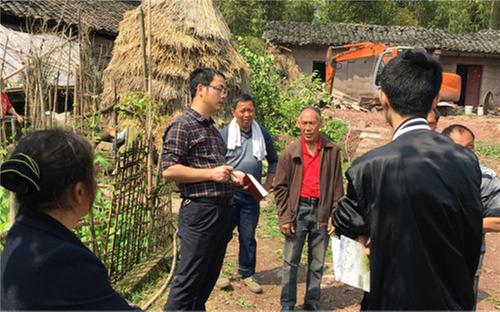 武胜县万善物流服务中心开展法治宣传进乡村活动