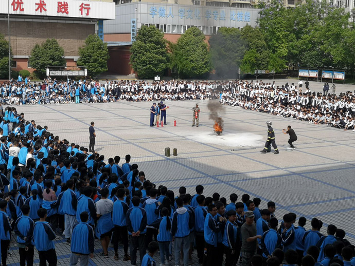 简阳职高举行消防副校长聘任仪式暨消防知识培训大会