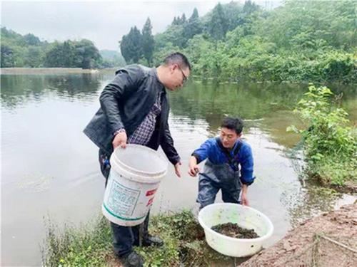 告别“水上漂” 上岸忙创业