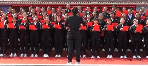 南江县大河中学开展“建党百年做教书育人楷模”活动