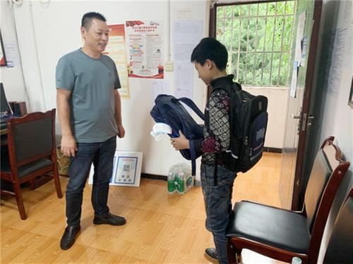 前锋区：新桥街道开展“学史力行•关爱留守儿童”实践活动