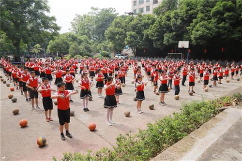 武胜县打造乡村体育特色篮球让校园“动”起来