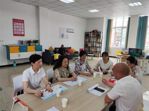 资阳市政协领导督导朝阳社区创文工作