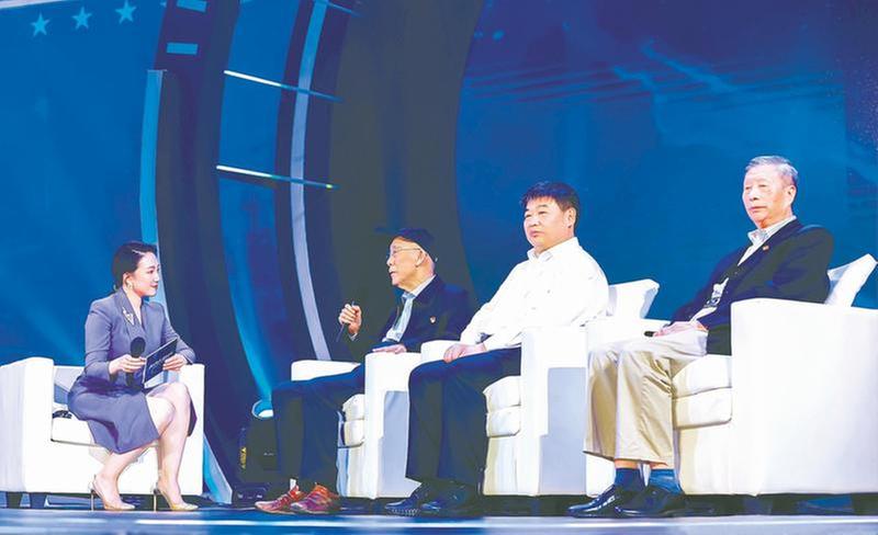 致敬科学家 追梦新时代