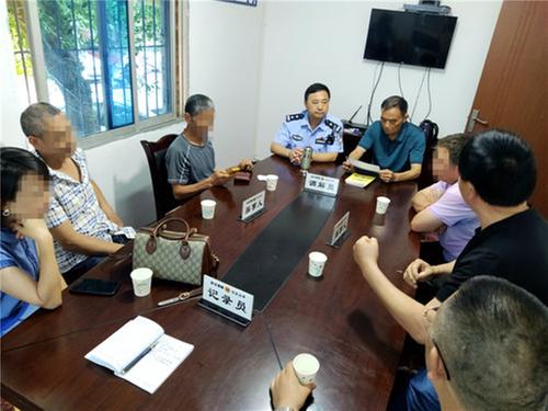 矛盾纠纷无小事 华蓥民警耐心调解化干戈