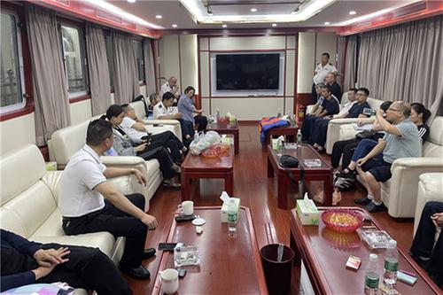 武胜县地方海事处格尽职守做好防洪工作