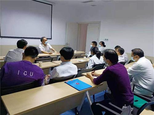 四川大学华西广安医院全力抢救危重孕妇生命爱心捐助贫困患者家庭