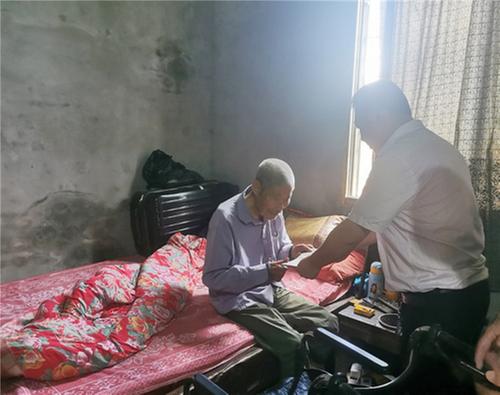 礼安镇开展“七一”走访慰问活动