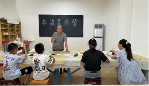 青神县第四届少儿书法夏令营开班