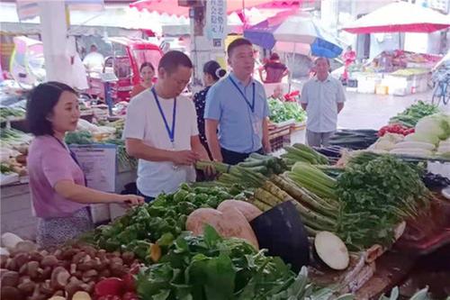 岳池县市场监督管理局首期“周四查市场”行动走进县城区集贸市场