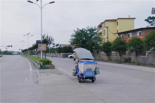 武胜县公路养护段扎实开展道路扬尘治理